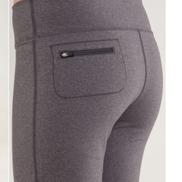 Lululemon relaxed for crop pants II 8 - Picture 2 of 7